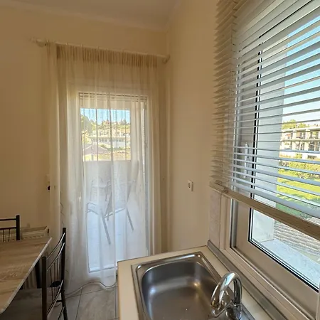 Q Fox, Corfu Town Apartment *