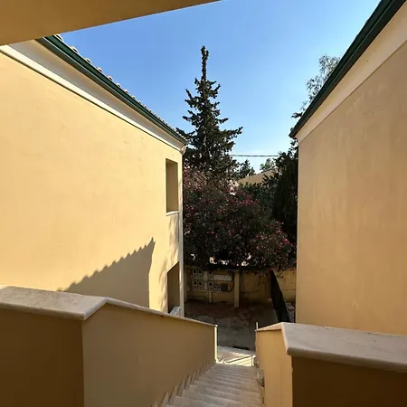 Q Fox, Corfu Town Apartment